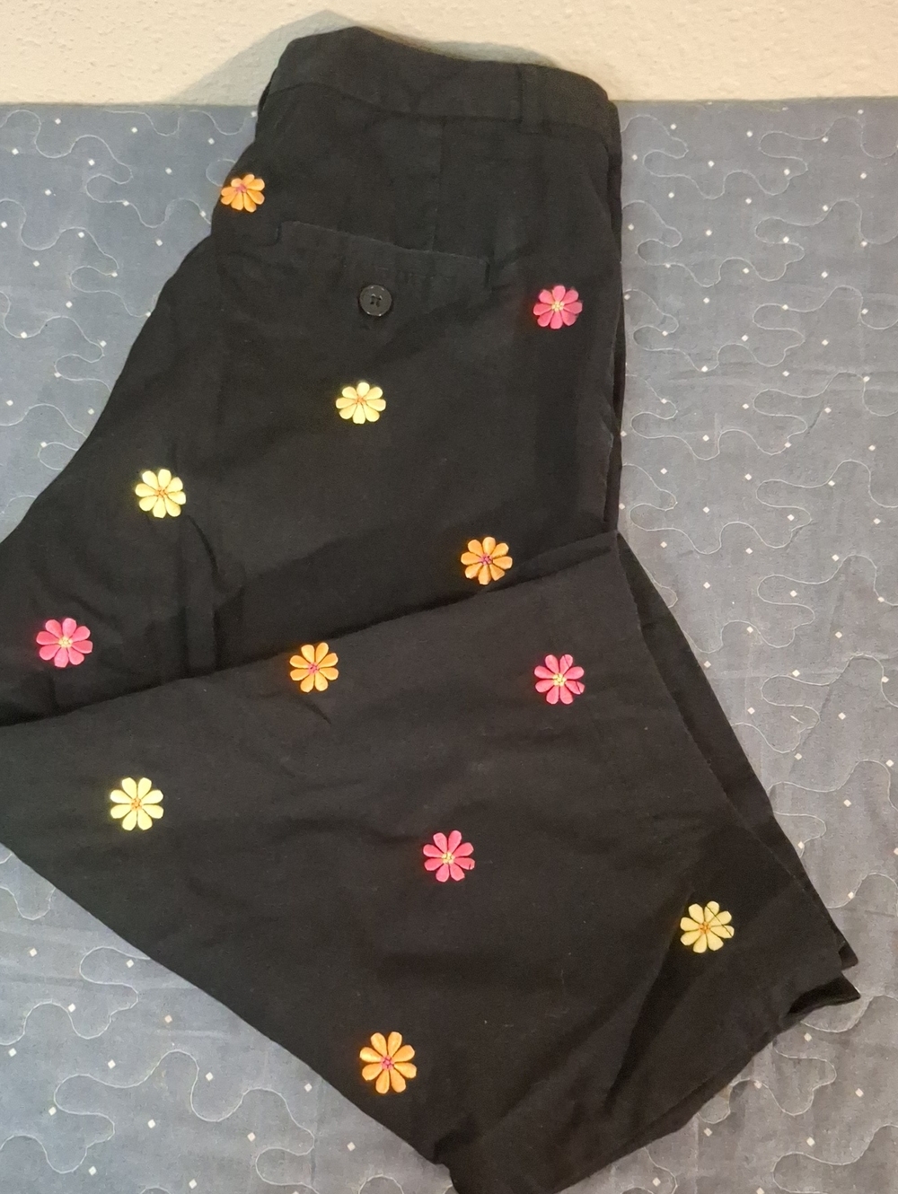 Talbots Black Floral Embroidered Cropped pants size 8